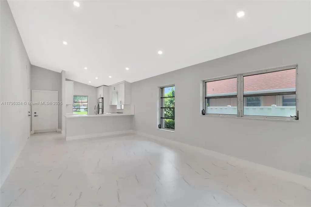 8055 Sweetbriar Way Boca Raton FL 33496