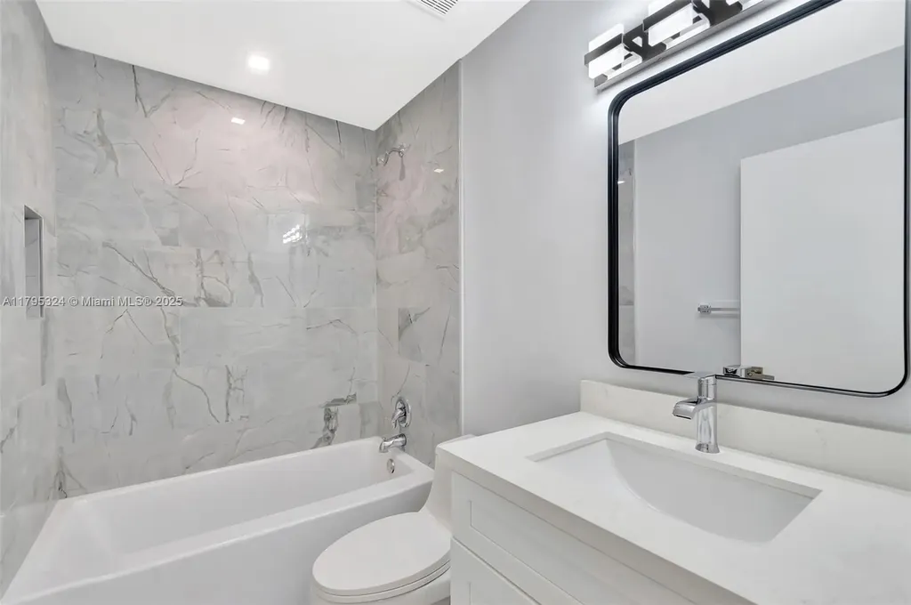 8055 Sweetbriar Way Boca Raton FL 33496