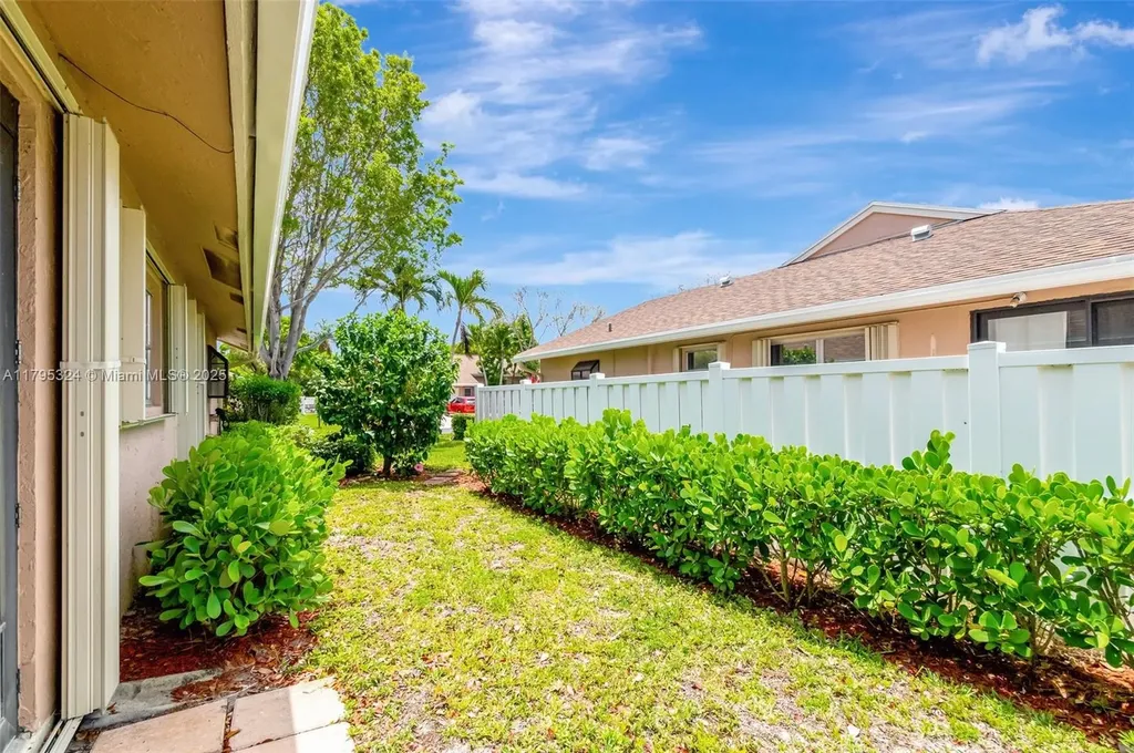 8055 Sweetbriar Way Boca Raton FL 33496