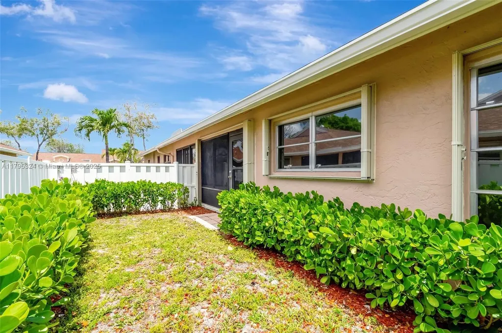 8055 Sweetbriar Way Boca Raton FL 33496