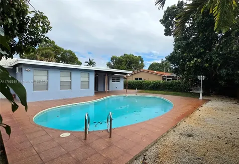 14020 Alamanda Avenue Miami Lakes FL 33014