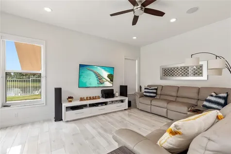 815 Regal Cove Road Weston FL 33327