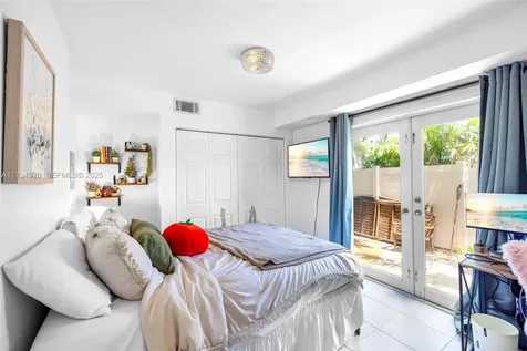 801 NE 18th Avenue #1-4 Fort Lauderdale FL 33304