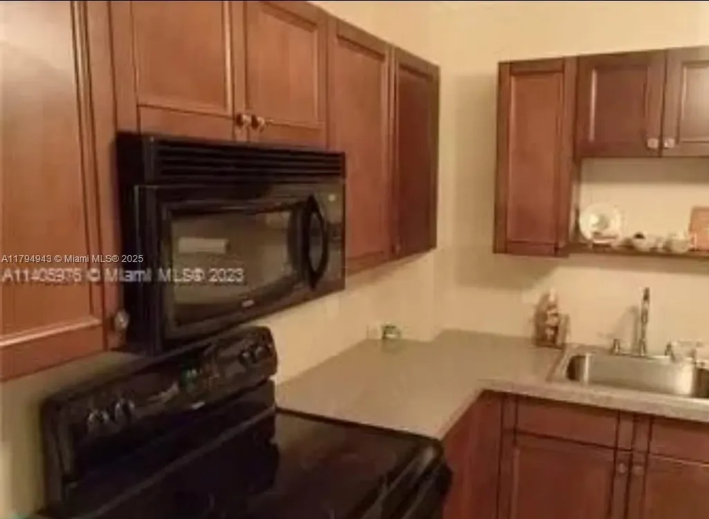 4400 Hillcrest Drive Hollywood FL 33021