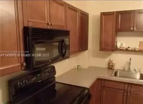 4400 Hillcrest Drive Hollywood FL 33021