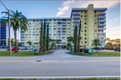 4400 Hillcrest Drive Hollywood FL 33021
