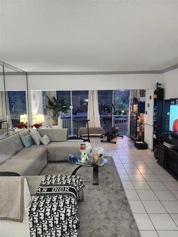 4400 Hillcrest Drive Hollywood FL 33021
