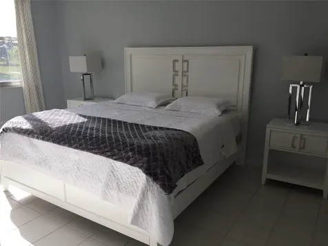 4400 Hillcrest Drive Hollywood FL 33021