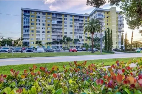4400 Hillcrest Drive Hollywood FL 33021