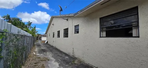 971 SW 88th Avenue Miami FL 33174
