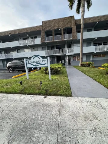 11195 SW 1st Street Sweetwater FL 33174