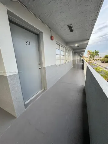 11195 SW 1st Street Sweetwater FL 33174