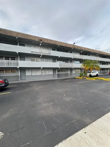 11195 SW 1st Street Sweetwater FL 33174