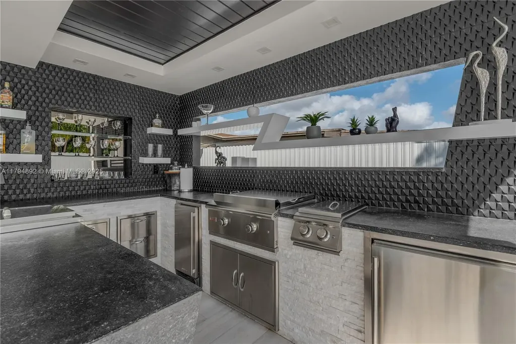 2901 Village Green Drive Miami FL 33175