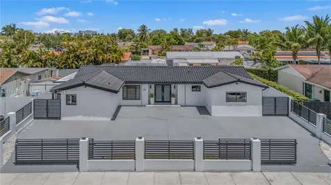 2901 Village Green Drive Miami FL 33175
