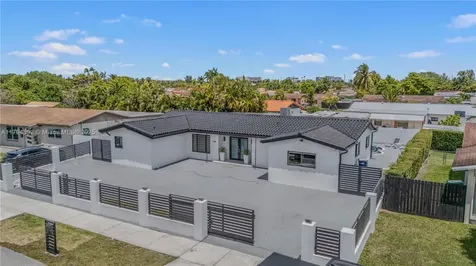 2901 Village Green Drive Miami FL 33175
