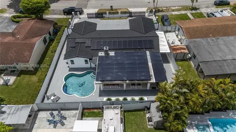 2901 Village Green Drive Miami FL 33175