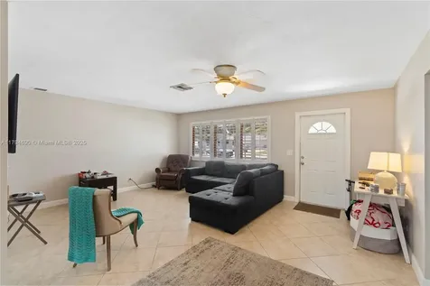 9456 SW 52nd Court Cooper City FL 33328