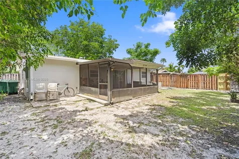 9456 SW 52nd Court Cooper City FL 33328