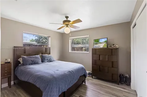 9456 SW 52nd Court Cooper City FL 33328
