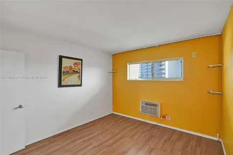 13105 Ixora Court North Miami FL 33181