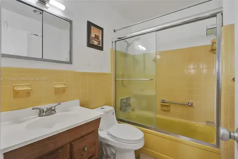 13105 Ixora Court North Miami FL 33181