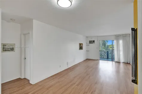 13105 Ixora Court North Miami FL 33181