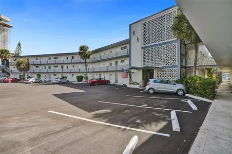 13105 Ixora Court North Miami FL 33181
