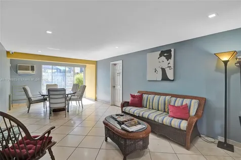 13105 Ixora Court North Miami FL 33181