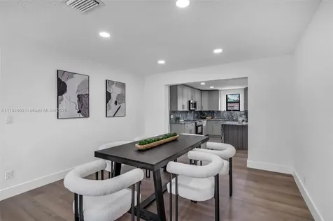 3732 SW 16th Street Fort Lauderdale FL 33312