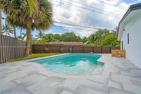 3732 SW 16th Street Fort Lauderdale FL 33312