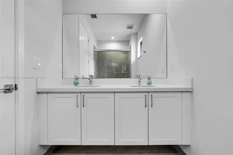 4445 NW 82nd Avenue Doral FL 33166