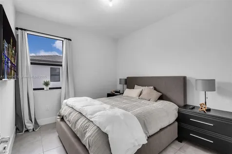 4445 NW 82nd Avenue Doral FL 33166