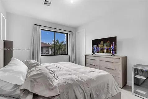 4445 NW 82nd Avenue Doral FL 33166