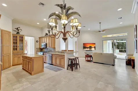 4 Mccairn Court Palm Beach Gardens FL 33418