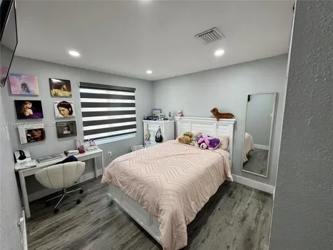 12663 NW 8th Way Miami FL 33182