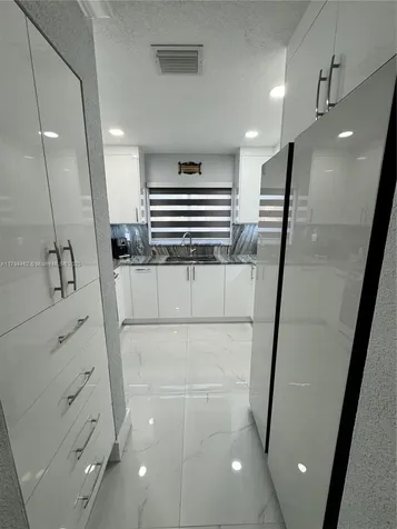 12663 NW 8th Way Miami FL 33182