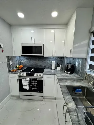 12663 NW 8th Way Miami FL 33182