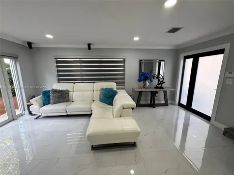 12663 NW 8th Way Miami FL 33182