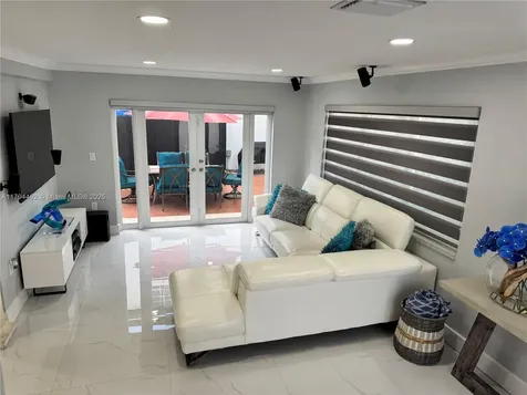 12663 NW 8th Way Miami FL 33182
