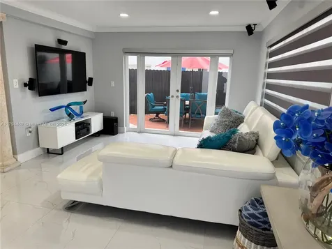 12663 NW 8th Way Miami FL 33182