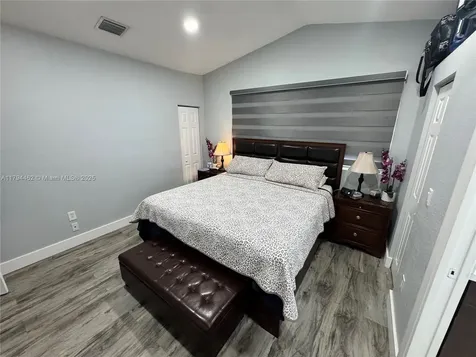 12663 NW 8th Way Miami FL 33182