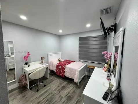 12663 NW 8th Way Miami FL 33182
