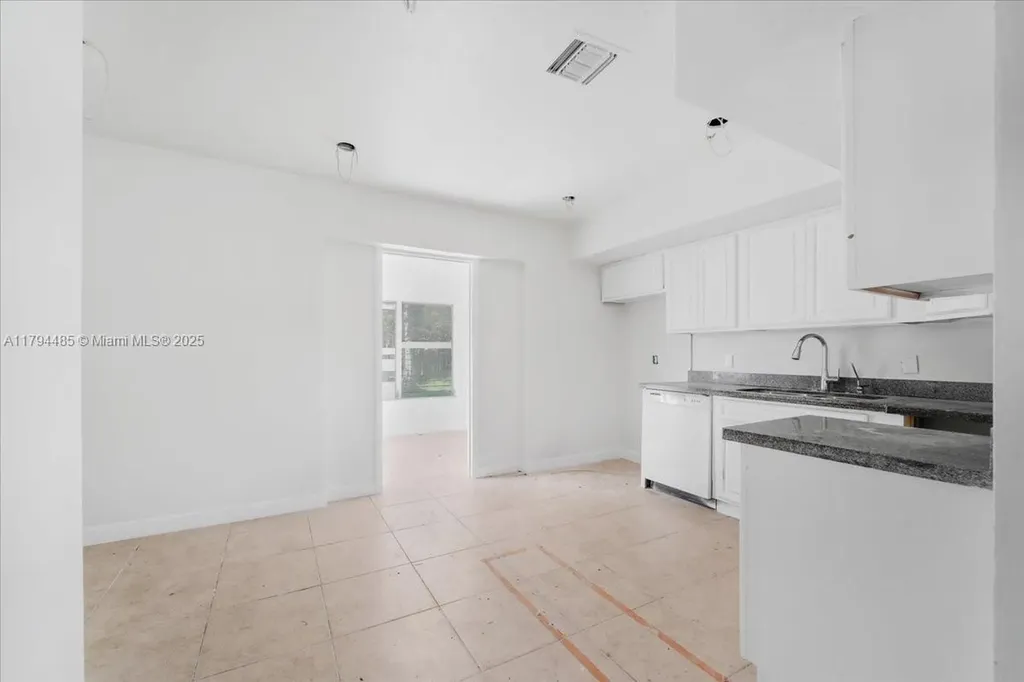 6209 Dawson Street Hollywood FL 33023