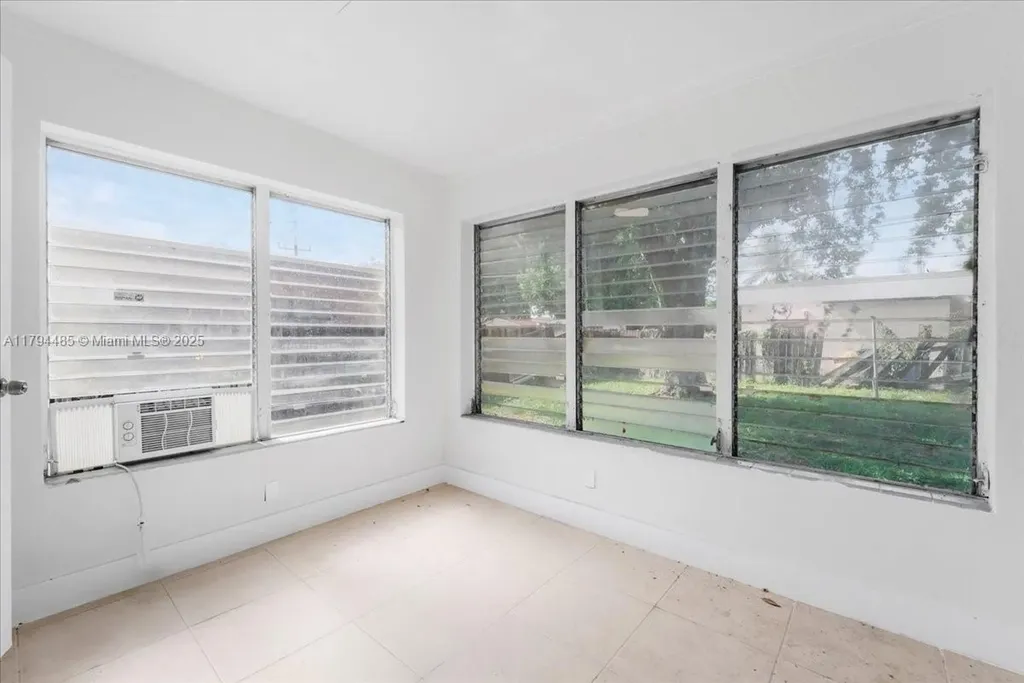 6209 Dawson Street Hollywood FL 33023