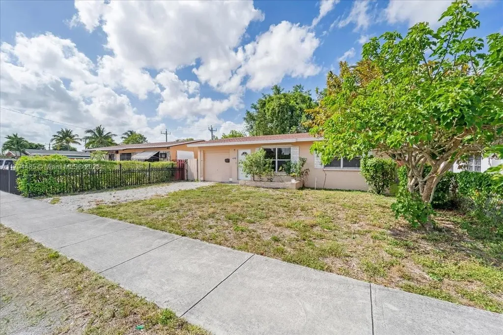 6209 Dawson Street Hollywood FL 33023