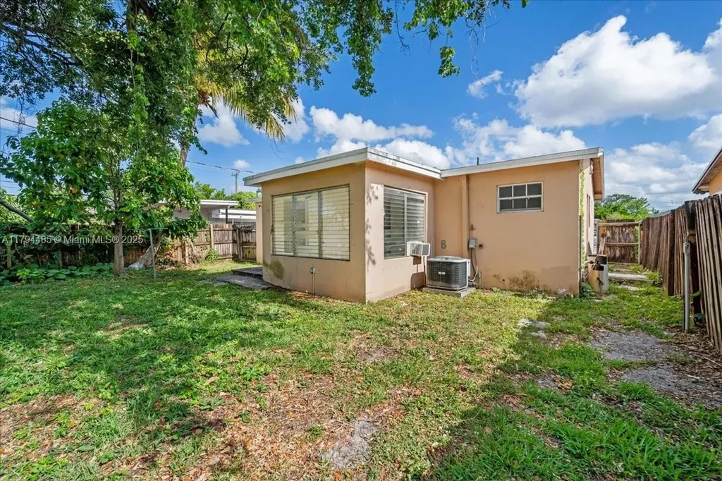 6209 Dawson Street Hollywood FL 33023