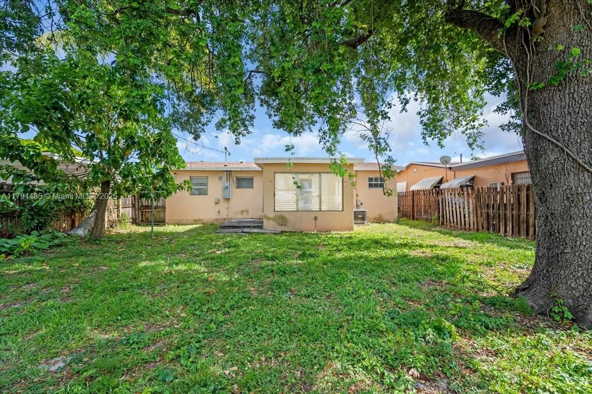 6209 Dawson Street Hollywood FL 33023