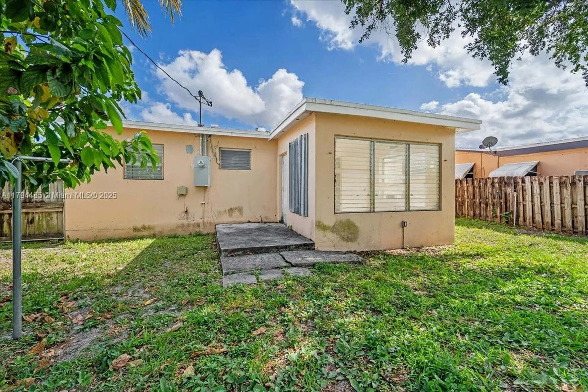 6209 Dawson Street Hollywood FL 33023