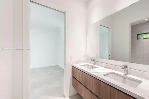 6616 SW 64th Avenue South Miami FL 33143